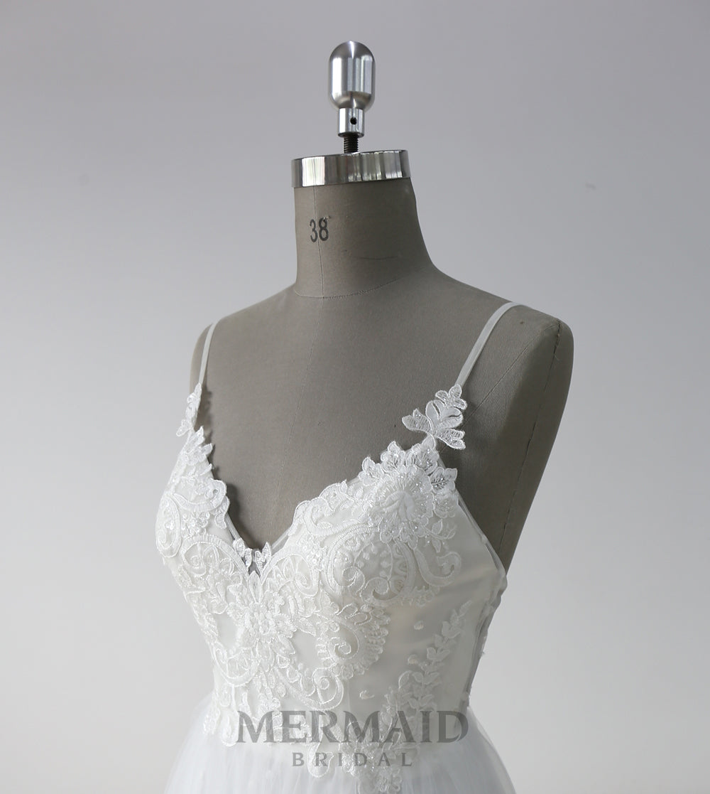 New spaghetti straps beach bohemian wedding dress With split skirt