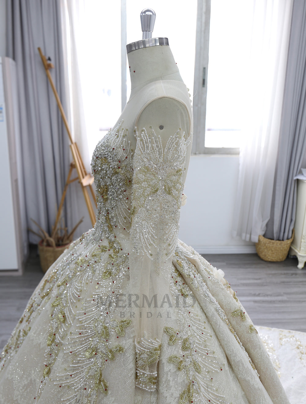 Ball Gown Long Sleeves V Neck Cathedral Train Heavy Beading Gold Wedding Dresses Bridal dress