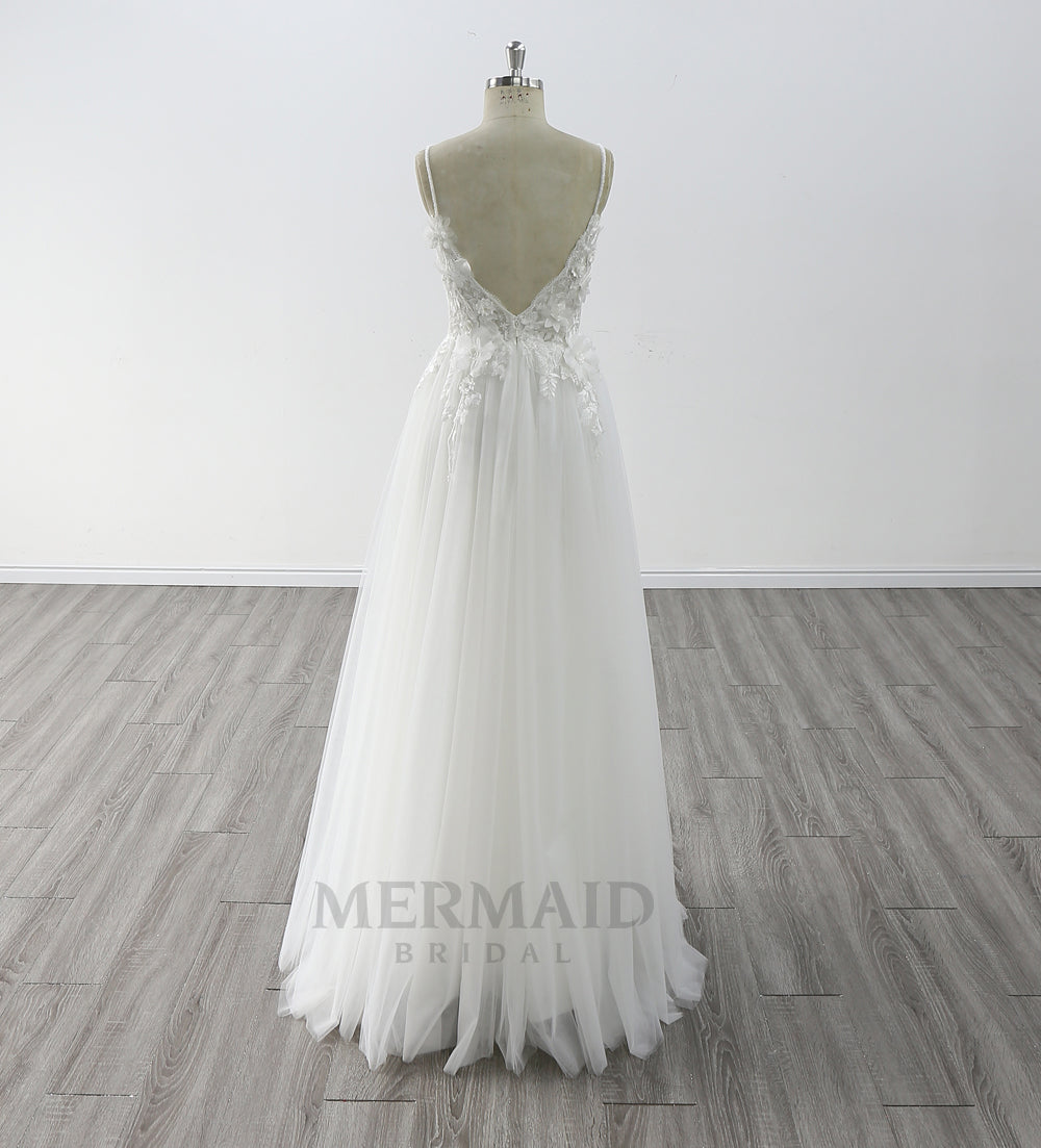 Spaghetti Straps V Neck Floor Length 3d Lace Outdoor Beach Bohemian Wedding Dress
